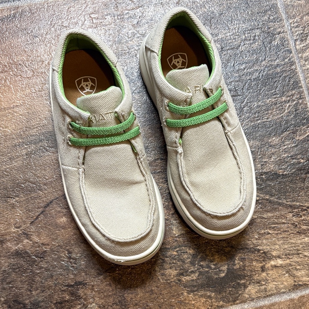 Ariat Kids Moccasins in Cream and Green